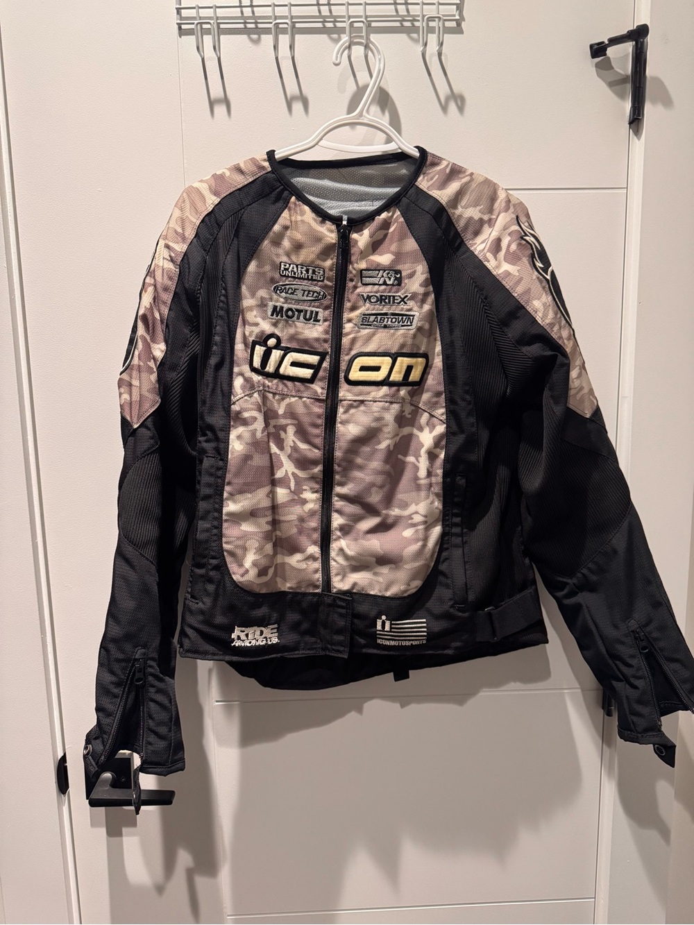 LG Women's Motorcycle Jacket - Black & Tan Camo